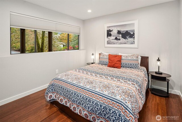 6700 81st Ave SE, Mercer Island, WA 98040 - bedroom featuring baseboards, multiple windows, wood finished floors, and recessed lighting