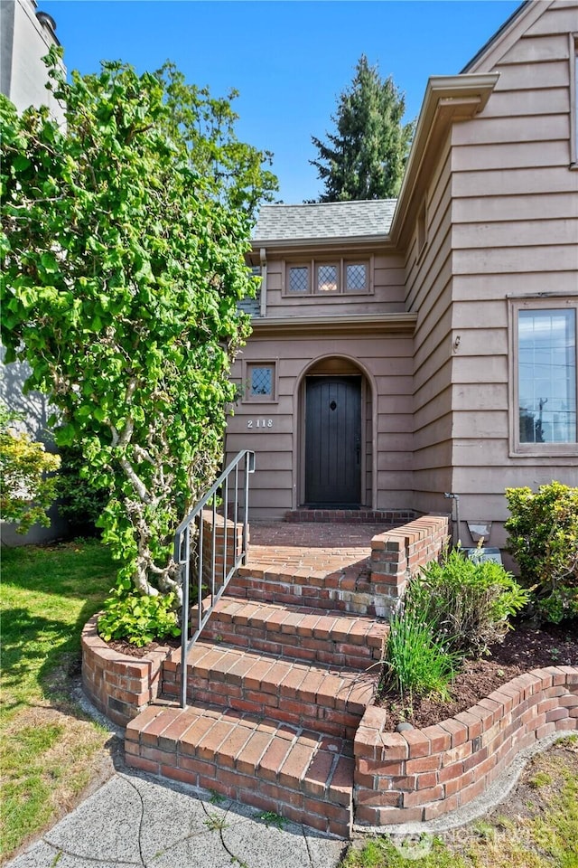view of exterior entry