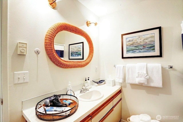 1515 Ocean Beach Blvd Unit 202, Long Beach, WA 98631 - full bathroom featuring vanity