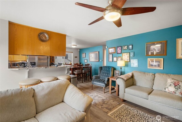 336 Spring Cir SW, Mattawa, WA 99349 - living area with wood finished floors and ceiling fan