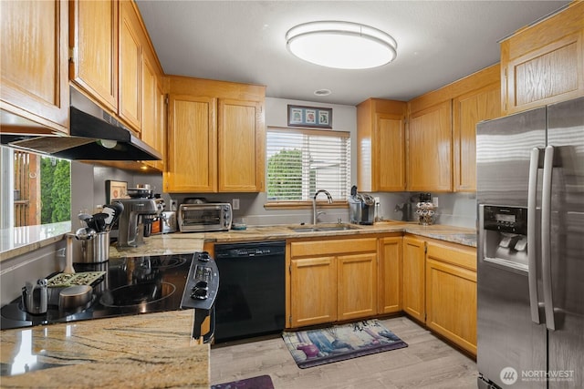 336 Spring Cir SW, Mattawa, WA 99349 - kitchen featuring stainless steel fridge with ice dispenser, a sink, dishwasher, light wood-style floors, and under cabinet range hood