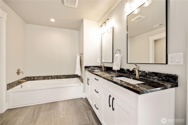 470 S Partridge Ln, East Wenatchee, WA 98802 - full bath featuring a garden tub, double vanity, and recessed lighting