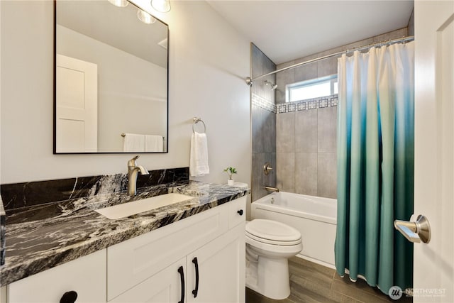 470 S Partridge Ln, East Wenatchee, WA 98802 - full bathroom featuring vanity, shower / bath combination with curtain, toilet, and wood finished floors