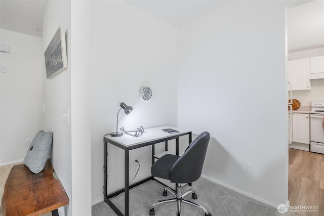 10825 SE 200th St Unit C104, Kent, WA 98031 - home office with baseboards