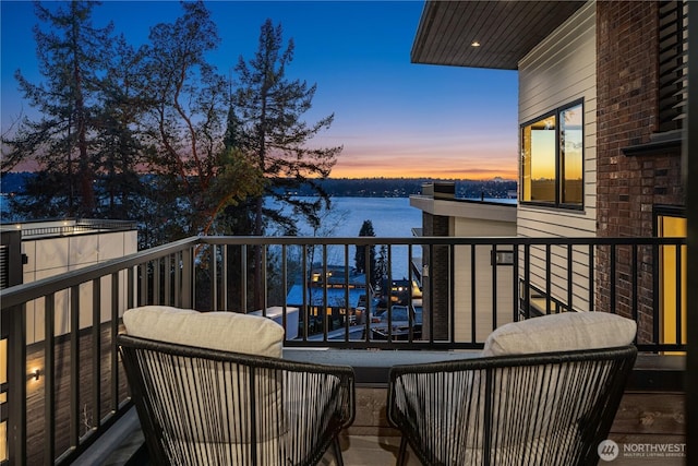 7128 NE 119th Ln, Kirkland, WA 98034 - balcony featuring a water view