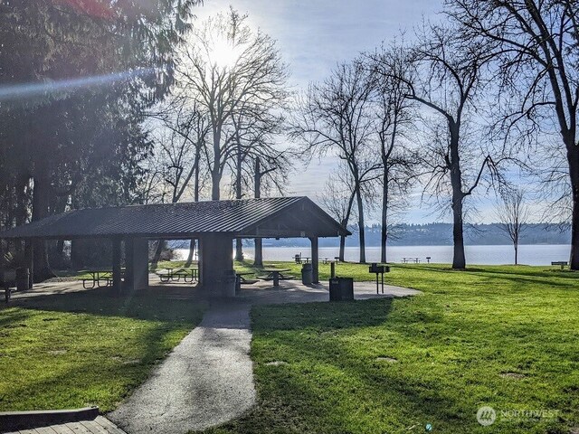 7128 NE 119th Ln, Kirkland, WA 98034 - view of property's community featuring a gazebo, a lawn, and a water view