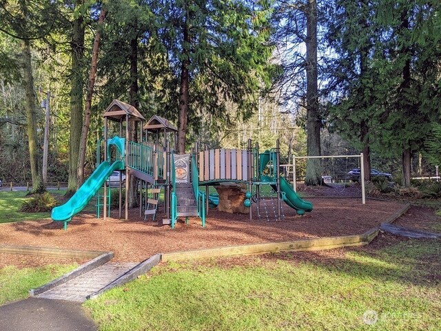 7128 NE 119th Ln, Kirkland, WA 98034 - view of community play area