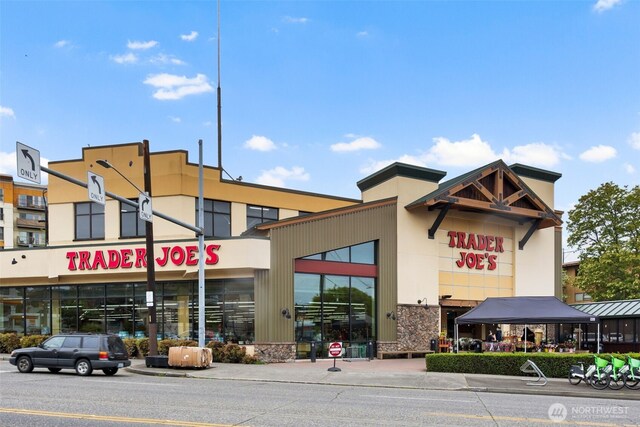 4752 41st Ave SW Unit 307, Seattle, WA 98116 - view of commercial property