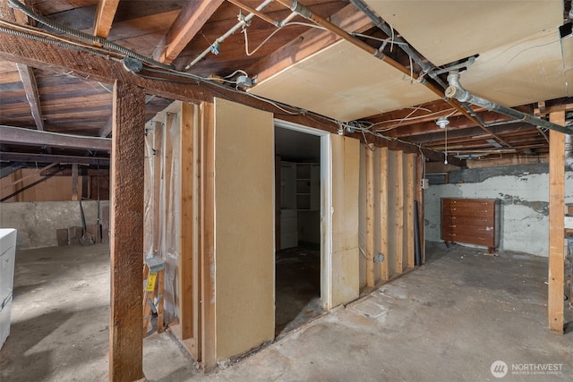4319 SW Mills St, Seattle, WA 98136 - view of unfinished below grade area