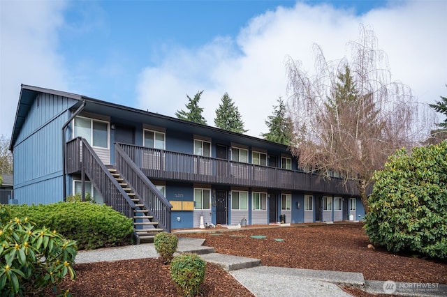 5211 E 96th St, Tacoma, WA 98446 - view of front of house with stairs