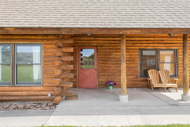 545 Sagebrush Dr, Ephrata, WA 98823 - entrance to property with a shingled roof