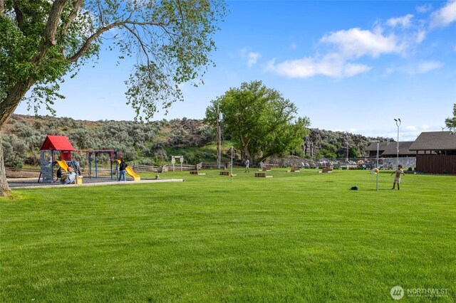 545 Sagebrush Dr, Ephrata, WA 98823 - view of yard