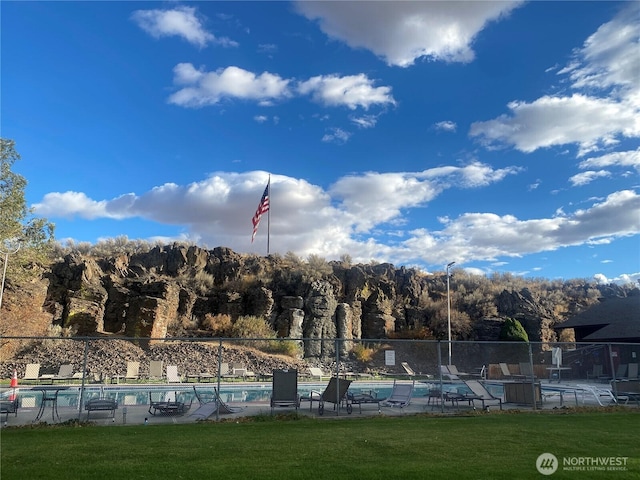 545 Sagebrush Dr, Ephrata, WA 98823 - view of community featuring a swimming pool