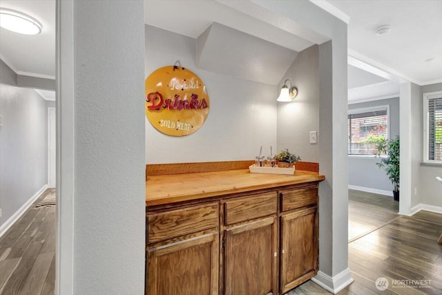 2711 NE 4th Ct, Renton, WA 98056 - bathroom with wood finished floors and baseboards