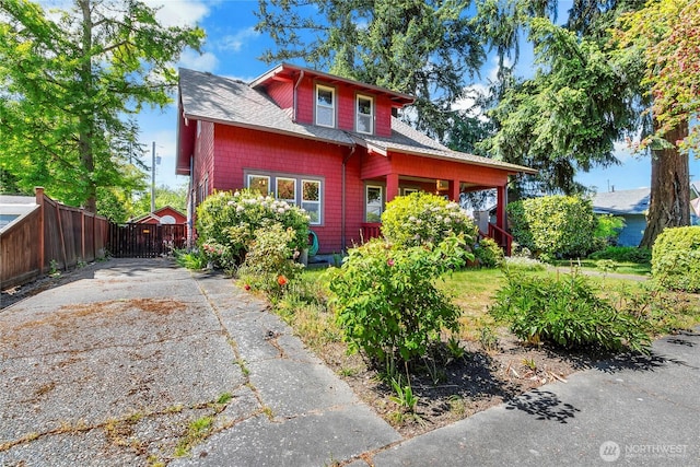 1420 S Verde St, Tacoma, WA 98405 - view of front of house with roof with shingles