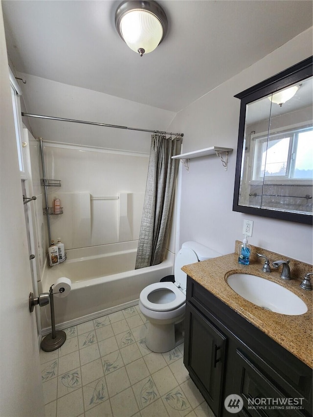 full bath with shower / bath combo, toilet, and vanity