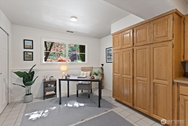 3420 210th Pl NE, Sammamish, WA 98074 - office with light tile patterned flooring and baseboards