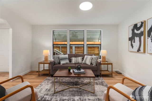 32820 20th Ave S Unit 47, Federal Way, WA 98003 - living room featuring light wood finished floors and baseboards
