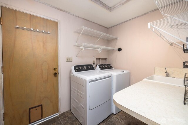 228 Skagit Way, La Conner, WA 98257 - laundry area featuring washing machine and clothes dryer