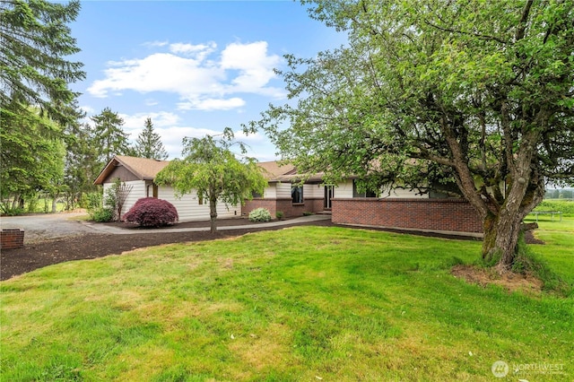 1826 156th St NE, Arlington, WA 98223 - single story home featuring brick siding and a front yard