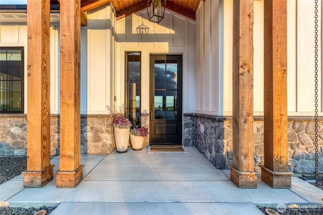 53 Daybreak Rd, Walla Walla, WA 99362 - entrance to property with stone siding and board and batten siding