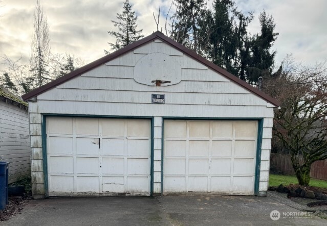 view of detached garage