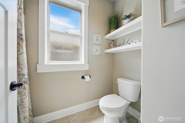371 Reserve Way, Walla Walla, WA 99362 - bathroom featuring toilet and baseboards