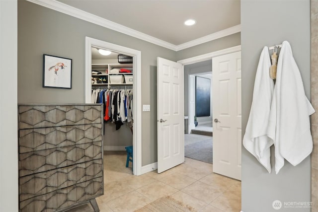 2947 275th Ave SE, Sammamish, WA 98075 - bathroom featuring crown molding, tile patterned floors, baseboards, a walk in closet, and recessed lighting