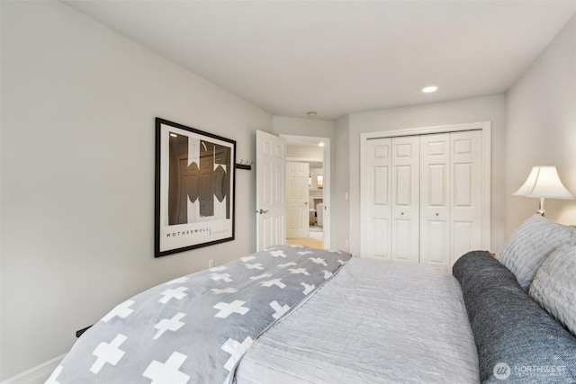 2947 275th Ave SE, Sammamish, WA 98075 - bedroom featuring a closet and baseboards