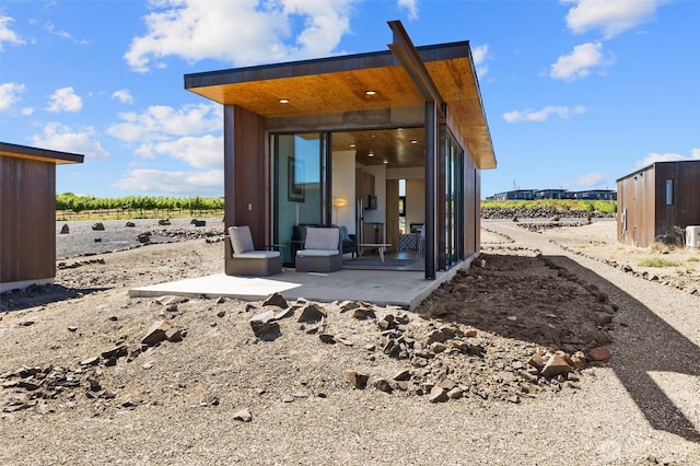 23648 NW Cliffe Pointe Rd Unit 10B, Quincy, WA 98848 - back of property featuring an outdoor structure