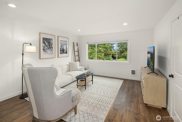 3834 175th Ave NE Unit E49, Redmond, WA 98052 - living room with baseboards, dark wood-style flooring, and recessed lighting