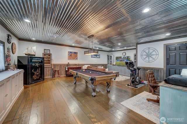 playroom with a wainscoted wall, pool table, recessed lighting, hardwood / wood-style floors, and crown molding