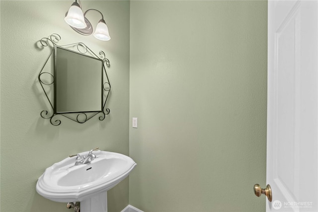 2149 Inglewood Dr, East Wenatchee, WA 98802 - bathroom featuring a sink