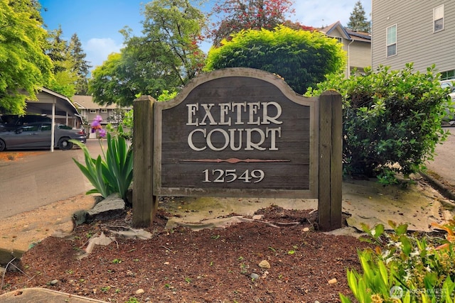 12549 Roosevelt Way NE Unit 13, Seattle, WA 98125 - view of community sign