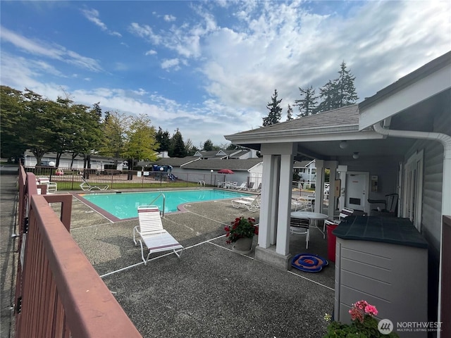 23313 Cedar Way Unit N205, Mountlake Terrace, WA 98043 - community pool featuring fence and a patio