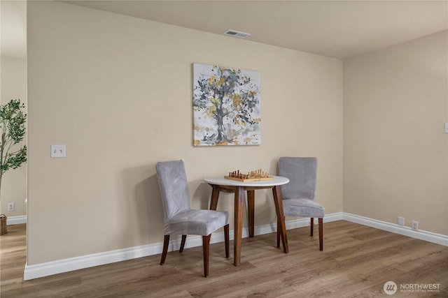 12570 SE 295th St, Auburn, WA 98092 - living area featuring wood finished floors and baseboards