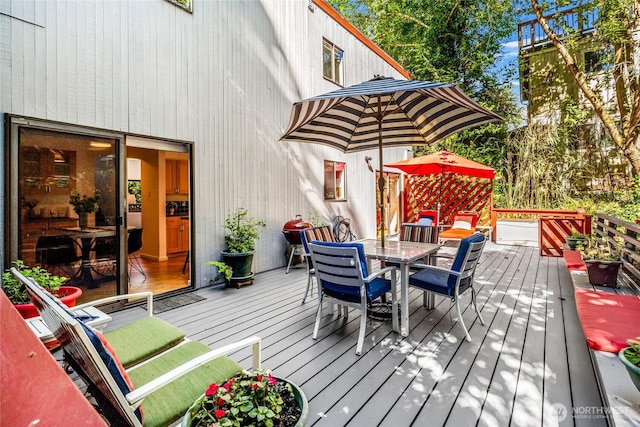 3527 E Spruce St, Seattle, WA 98122 - wooden deck with outdoor dining space