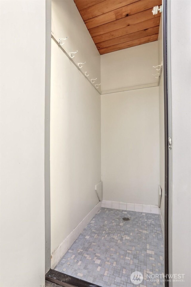 6324 NE 130th Pl, Kirkland, WA 98034 - bathroom with wooden ceiling