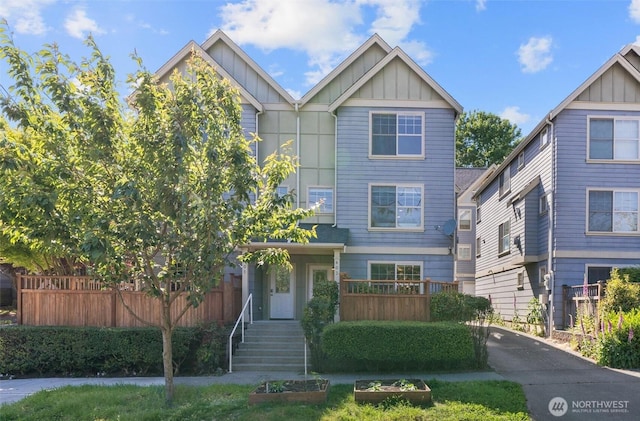 403 21st Ave, Seattle, WA 98122 - view of front of house featuring board and batten siding