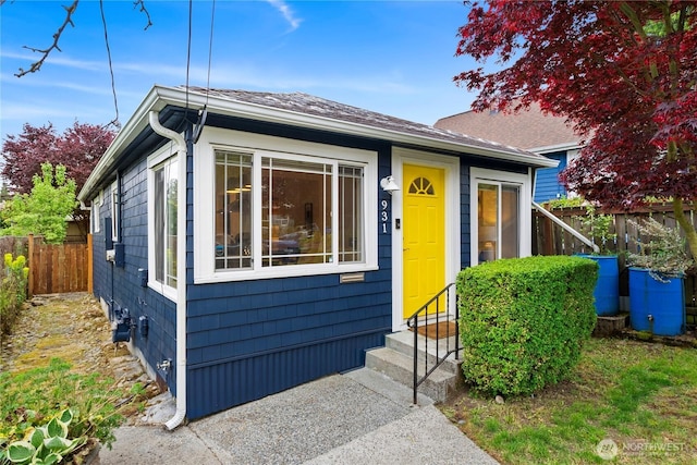 931 N 93rd St, Seattle, WA 98103 - view of front of property featuring entry steps and fence