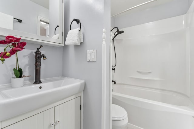 10004 NE 122nd St Unit T-D, Kirkland, WA 98034 - bathroom with toilet, tub / shower combination, and vanity
