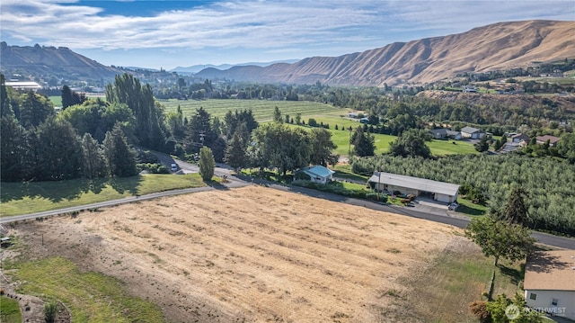 37 Golden Hills Ln, Wenatchee, WA 98801