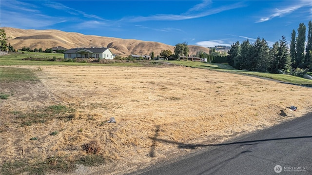 37 Golden Hills Ln, Wenatchee, WA 98801