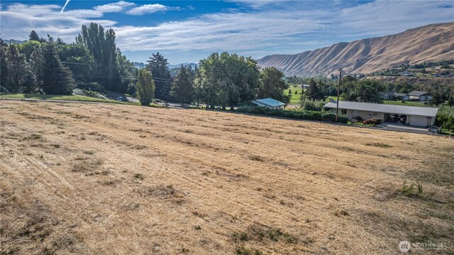 37 Golden Hills Ln, Wenatchee, WA 98801