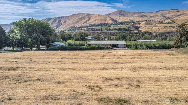 37 Golden Hills Ln, Wenatchee, WA 98801