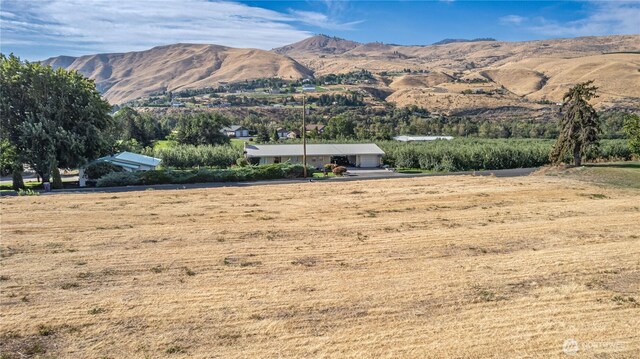 37 Golden Hills Ln, Wenatchee, WA 98801