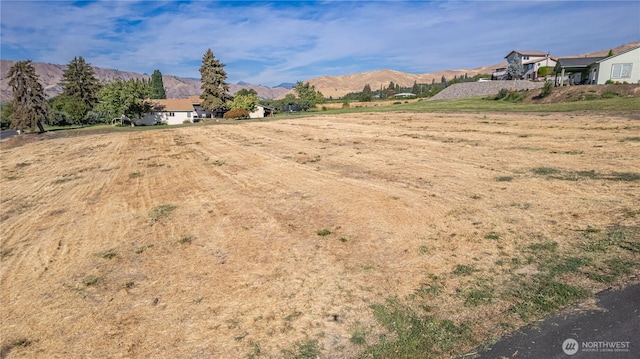 37 Golden Hills Ln, Wenatchee, WA 98801