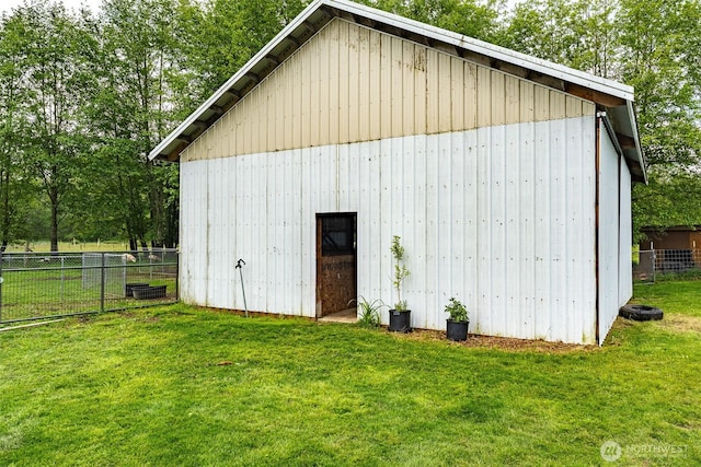 view of outdoor structure featuring an outdoor structure