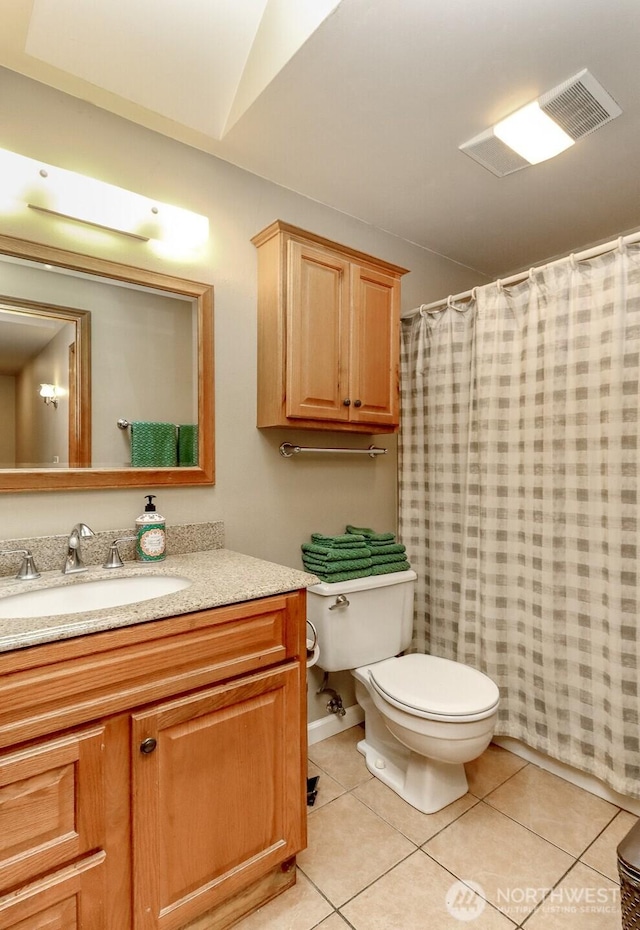 103 Schmid St, Enumclaw, WA 98022 - full bathroom with tile patterned flooring, toilet, vanity, and a shower with curtain