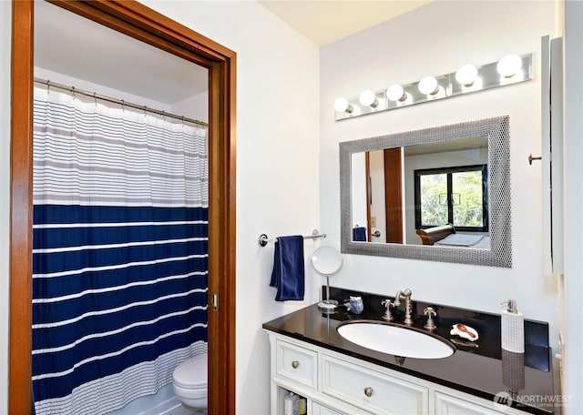 10 Olympic Pl Unit 10, Port Ludlow, WA 98365 - full bathroom with vanity, toilet, and a shower with curtain